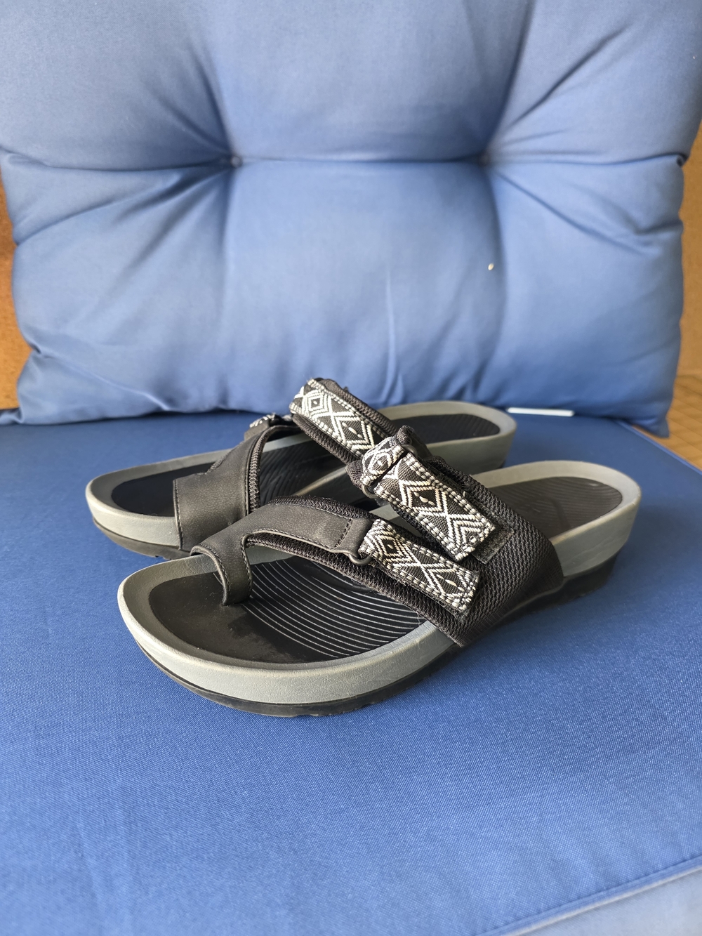 Baretraps “Aloha” sandals, size 9.5M